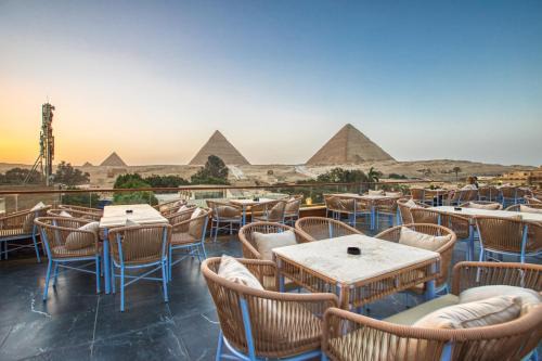 Pyramids Shadow INN