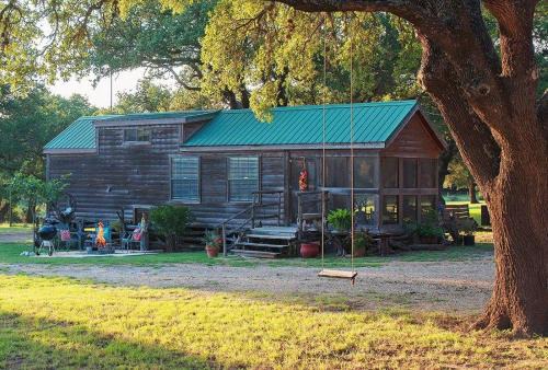 Quaint Cabin in the Woods
