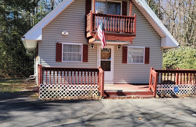 Quaint Chalet Home in Tobyhanna! 10minutes to Kalahari, Camelback and Great Wolf