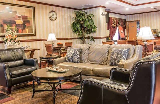 Quality Inn and Suites Ann Arbor Hwy 23