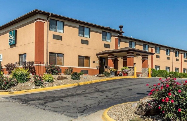 Quality Inn at Collins Road - Cedar Rapids