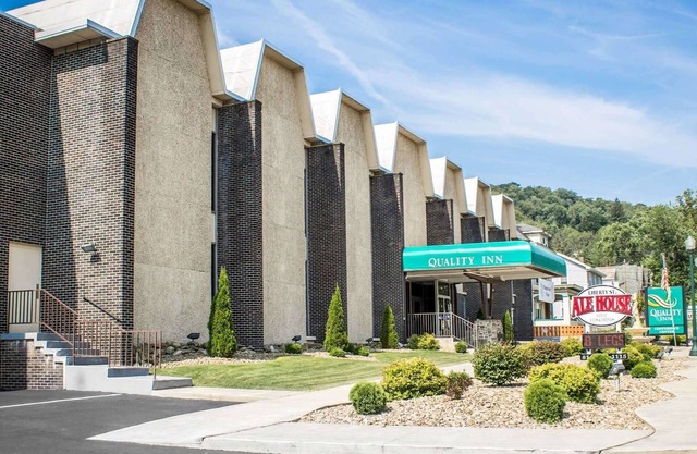 Quality Inn & Conference Center Franklin Downtown