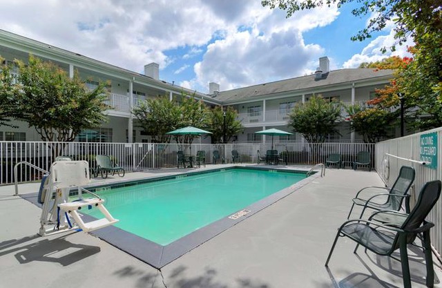 Quality Inn Fayetteville Near Historic Downtown Square