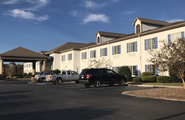 Quality Inn & Suites Sneads Ferry - North Topsail Beach