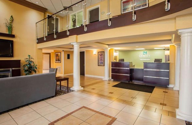 Quality Inn & Suites St Charles