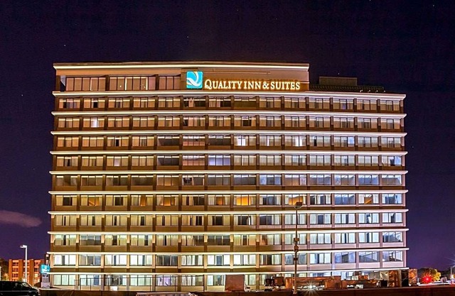 Quality Inn & Suites Cincinnati Downtown