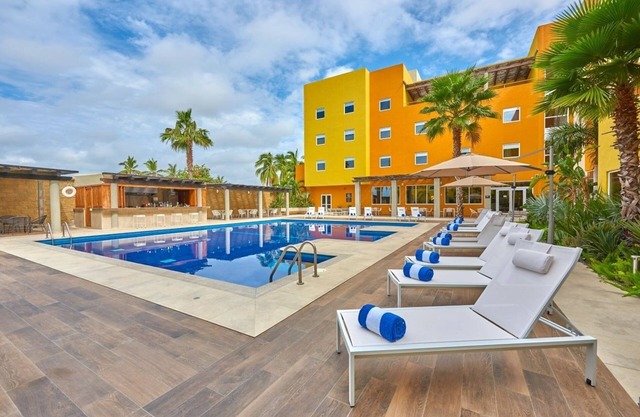 Quick Access to Everything in Cabo! Free Breakfast, Outdoor Pool!