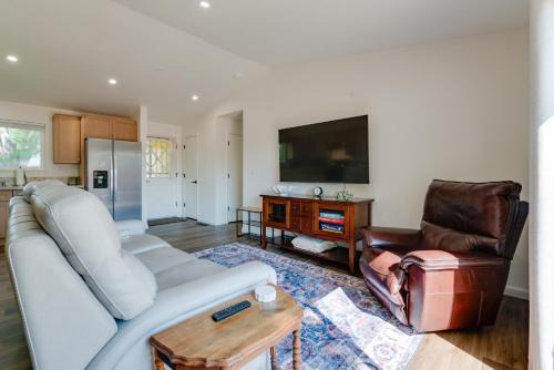 Quiet Home with Yard 2 Mi to Mall and Sparks Marina!