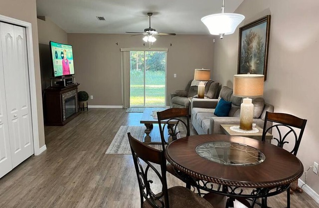 Quiet Snowbird Retreat Comfy Affordable
