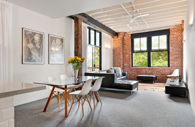 Quintessential Woolstore Warehouse~1Bed/1Bath/1Car