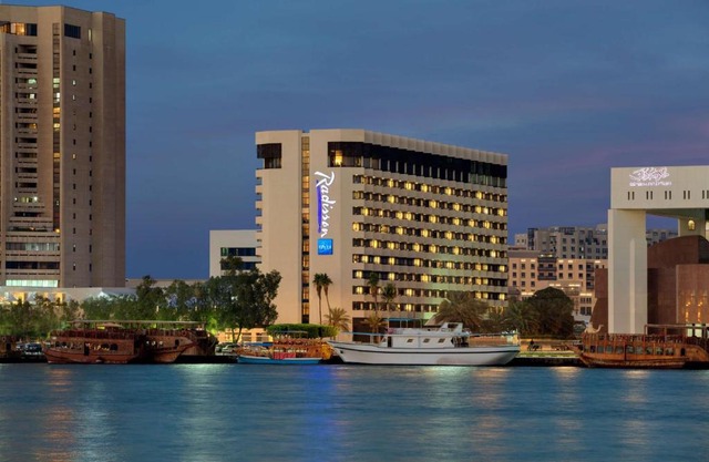 Radisson Blu Hotel, Dubai Deira Creek