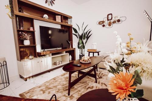 Raha Luxe - Elegant 3BR with Beach Access, Near Al Raha Beach