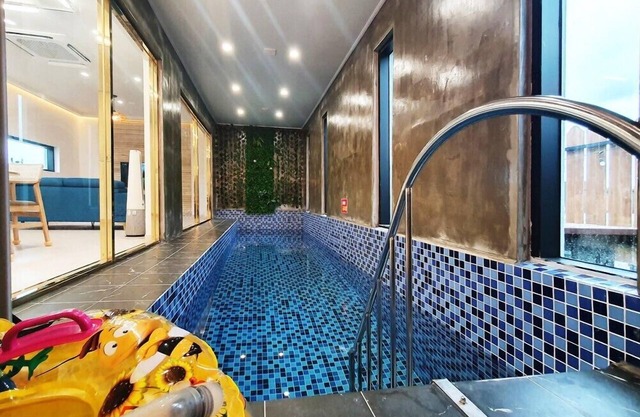 Raon Pool Villa