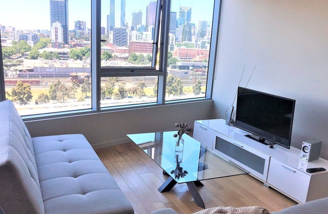 Readyset Apartments at Central Pier