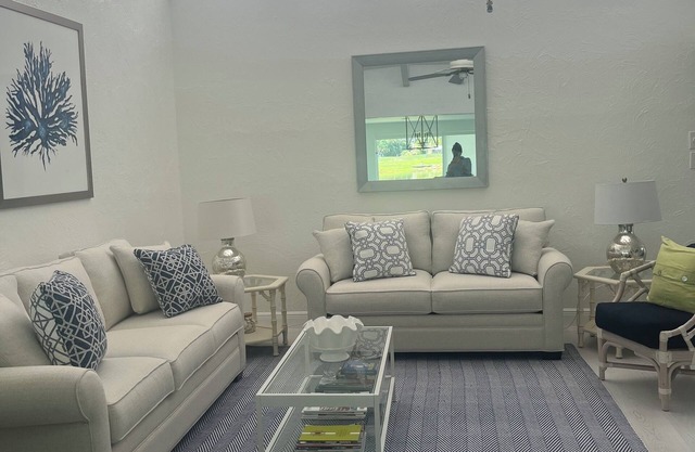 Recently renovated/re-furnished Villa on 6th fairway of the IMG Golf Course