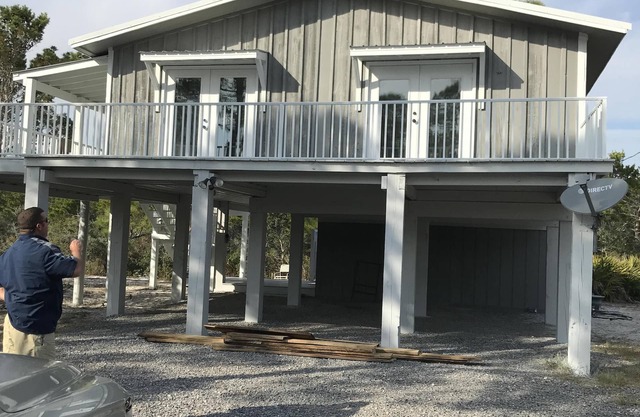 Recently Updated! Palmetto Paradise 2bd 1.5 bath. Sleeps 6.