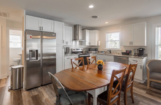 Recently Updated 3BR Condo Pet Friendly w/Parking