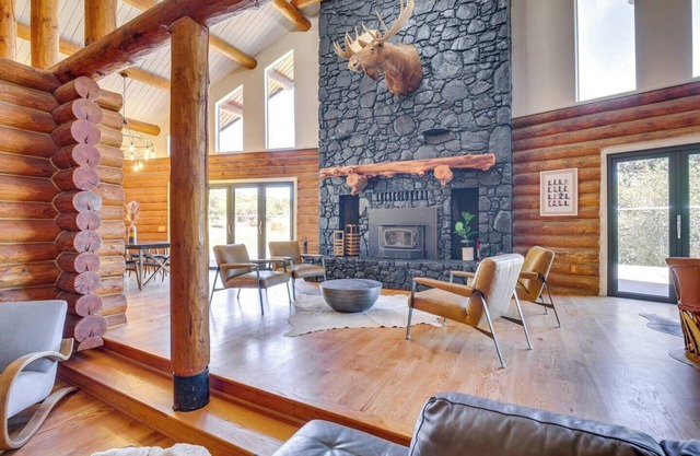 Red Hawk Ridge Manzanita - SD Mag Design Winner - Award Winning Log Estate