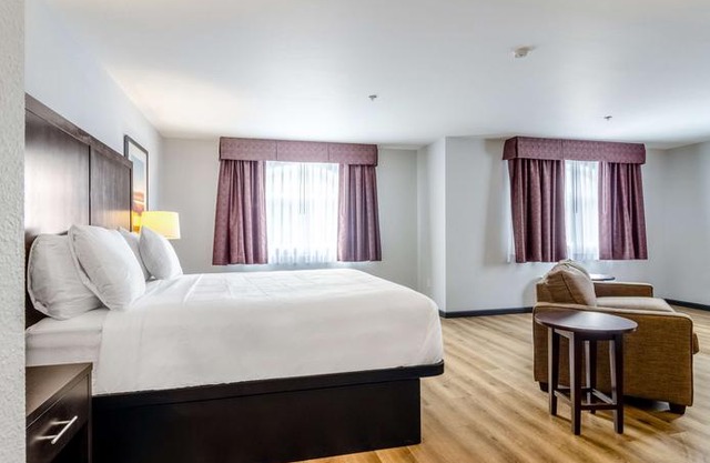Red Lion Inn & Suites Des Moines