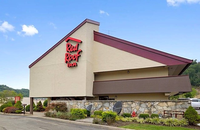 Red Roof Inn Charleston West - Hurricane, WV