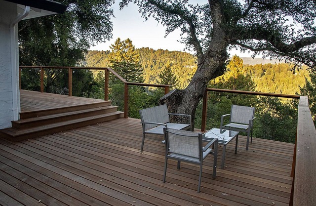 Redwood Haven: Your Santa Cruz Mountains Gateway