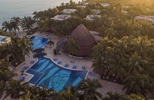 Reef Yucatan All Inclusive Hotel and Convention Center