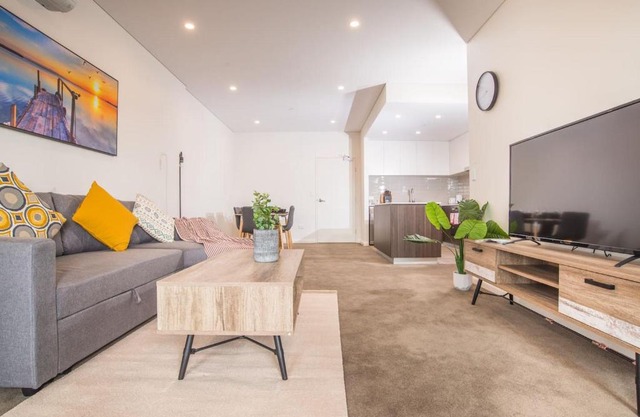 REFRESHING 2bed2bath APT in Up&Coming Liverpool