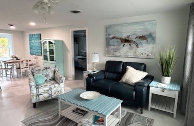 Relax by Venice Beach in this 2-bedroom retreat with Pool