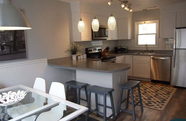 Relax & enjoy in this great townhouse in the heart of Dewey Beach