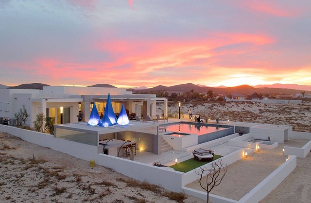 Relax in Style at San Jose Del Cabo Villa 1057