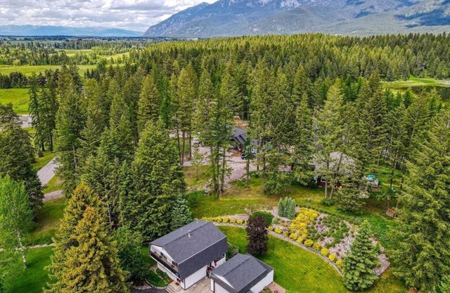 Relax in the Woods Close to Glacier, Big Fork and Whitefish!