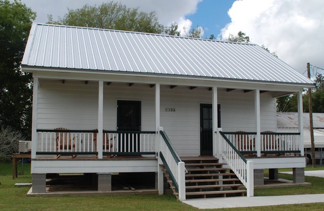 Relax on the Bayou in our 'Little Cajun' Cabin