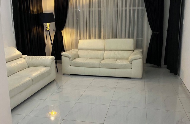 Remarkable 1-bed Apartment in Kensington Harare