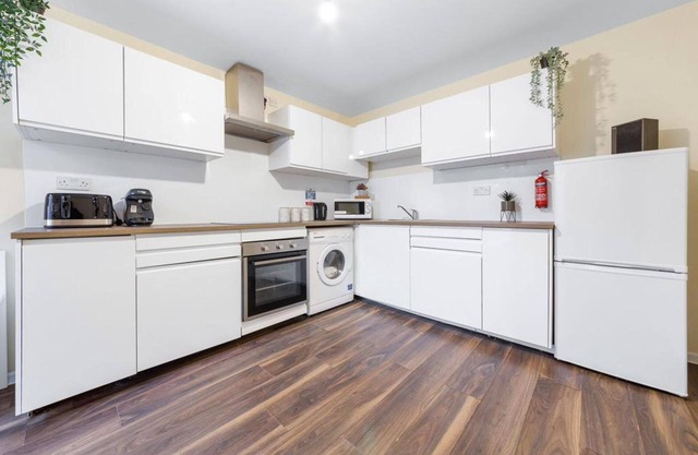 Remarkable 2 Double Bed Ensuite Room Isleworth TW7