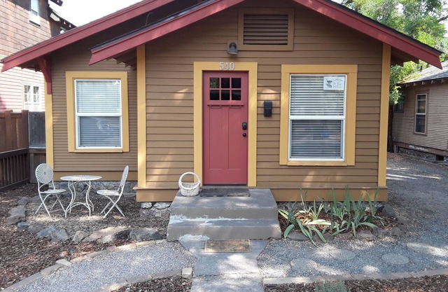 Remodeled Historic Home In The Heart Of Bend.