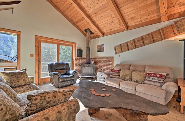 Remote Cabin w/Fire Pit: 3 Miles to Stowe Mtn!