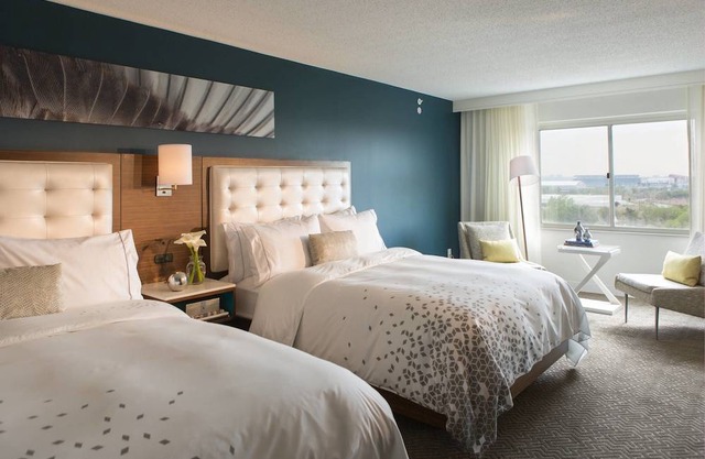 Renaissance Meadowlands Hotel