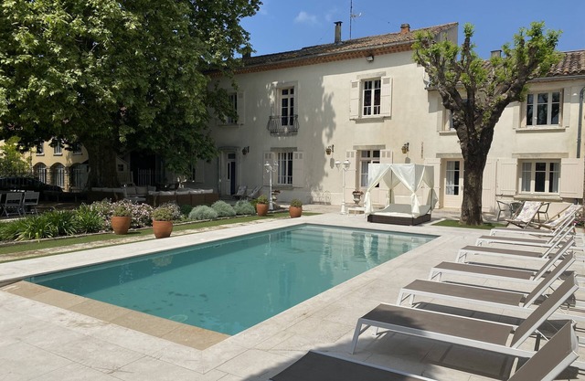Renovated, spacious Les toiles à Elise mansion with swimming pool