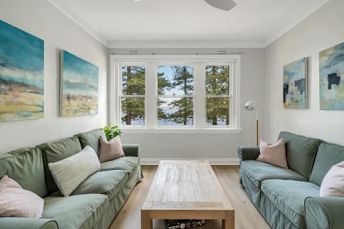 Renovated Harbourfront Home With Harbour Views