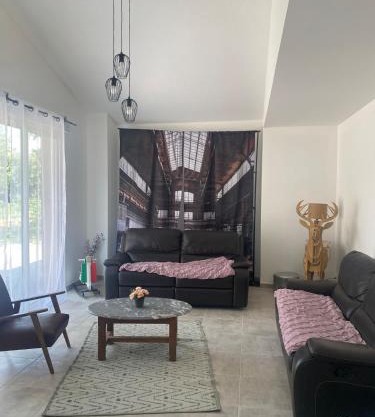 Renovated house l Garden l Private parking