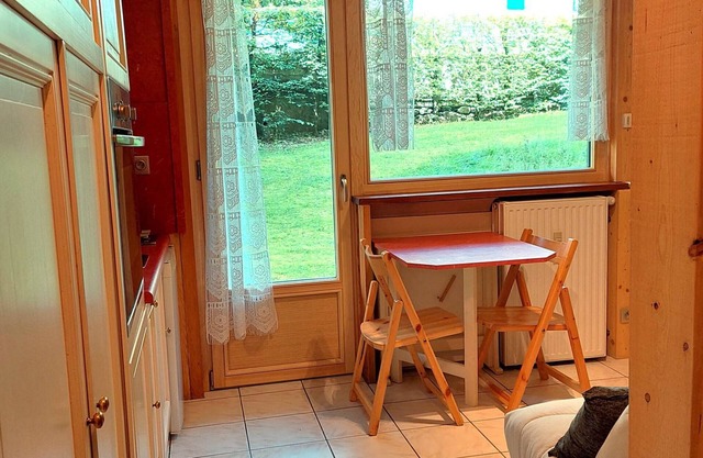 Renovated studio in Chamonix, near center and cable car, pets allowed, parking
