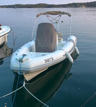 Rent a boat Mate