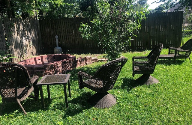 Rent a House, lots of space, deck, porch, fire pit, fire place, large rooms