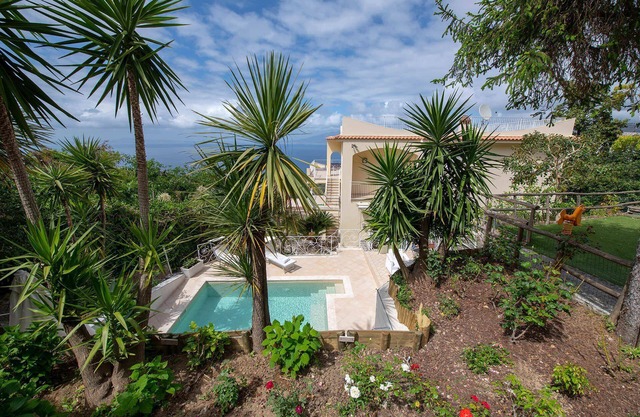 Rentals in italy - Casa Aloe with spacious garden, pool and panoramic terraces.
