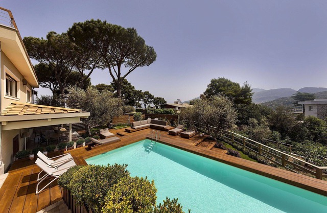 Rentals in Italy - Villa Bay in Sorrento, with sea view, garden , pool, 6 bedrooms, 12 sleeps.