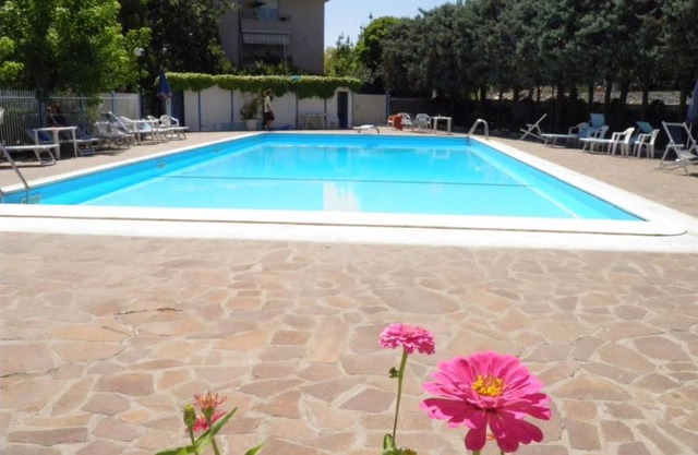 Residence Marebello land
