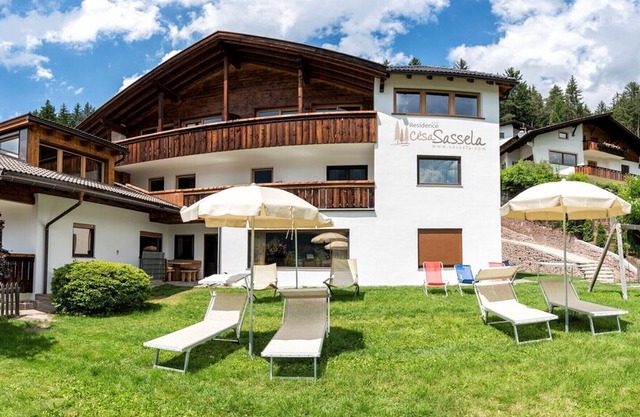 Residence with indoor pool and sauna in a unique and quiet location