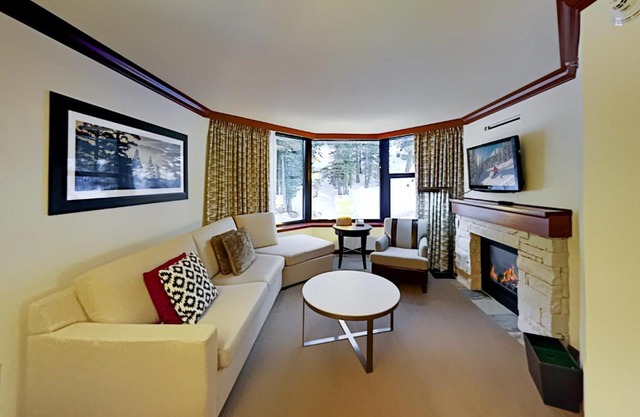 Resort at Squaw Creek's 521 & 523