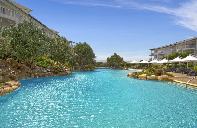 RESORT ON THE BEACH 4118/19