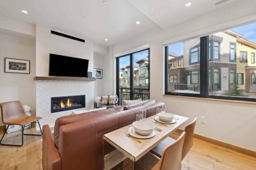 Riverfront Lodge 109 by East West Hospitality